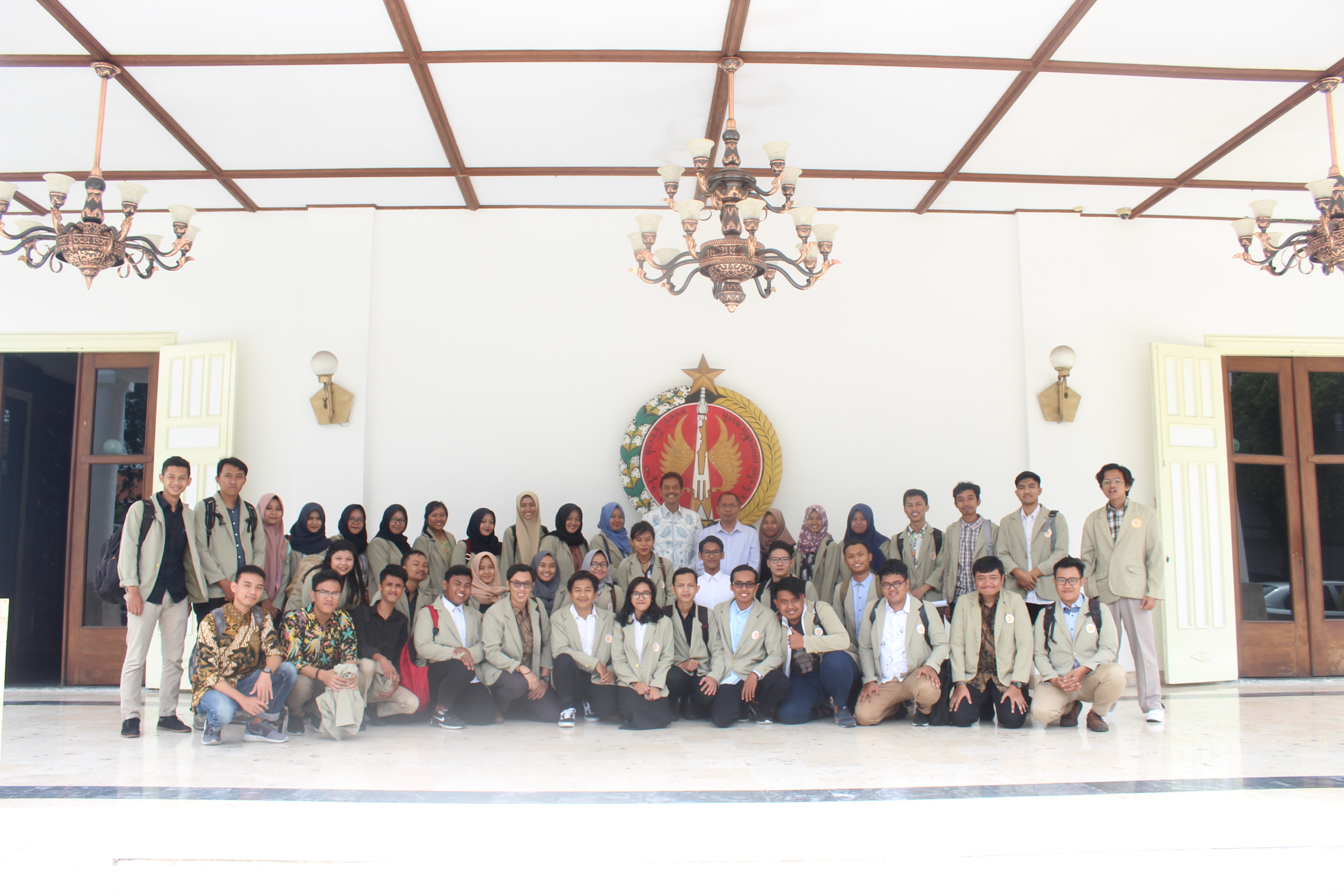 Mahasiswa Departemen Politik Pemerintahan FISIP UGM Kuliah di DPRD DIY e Parlemen DPRD DIY